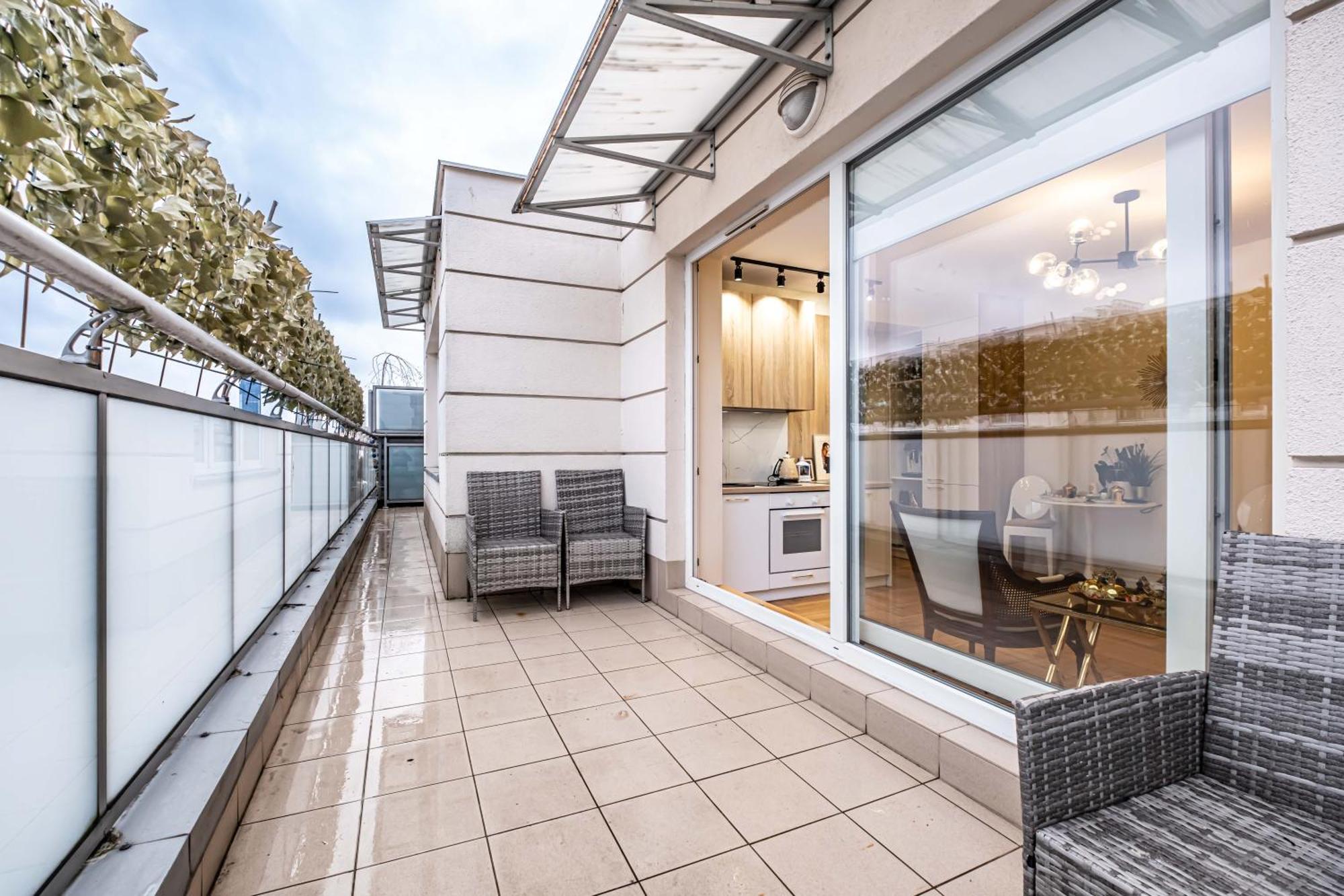 Luksusowy Apartament Blisko Centrum, Parking W Garazu Podziemnym ワルシャワ エクステリア 写真